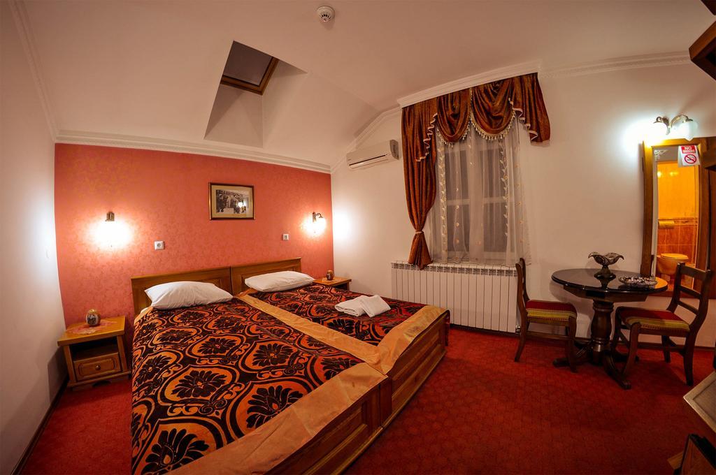 Hotel Latinski Most Sarajevo Buitenkant foto