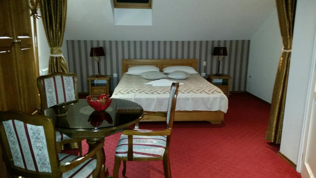 Hotel Latinski Most Sarajevo Buitenkant foto