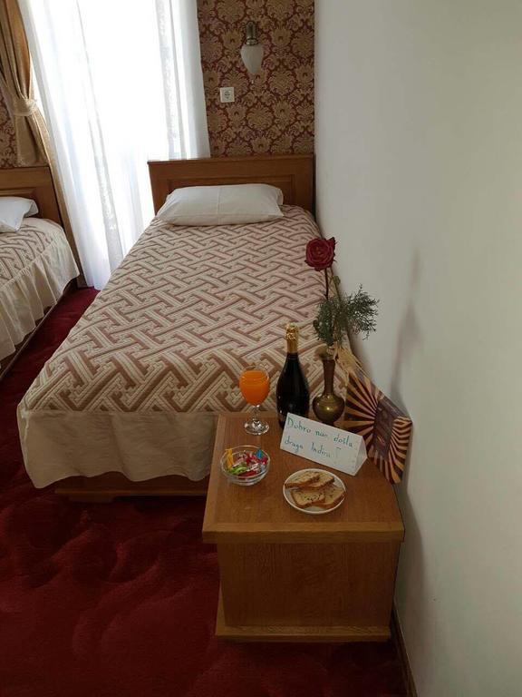 Hotel Latinski Most Sarajevo Buitenkant foto