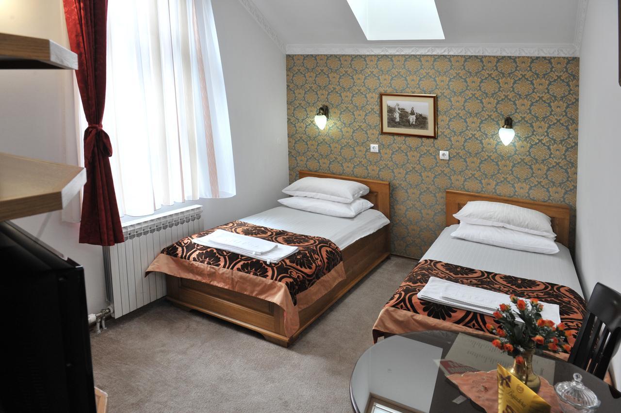 Hotel Latinski Most Sarajevo Buitenkant foto