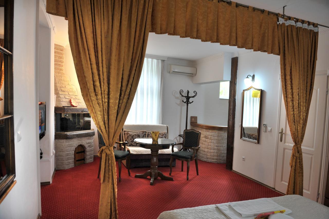 Hotel Latinski Most Sarajevo Buitenkant foto
