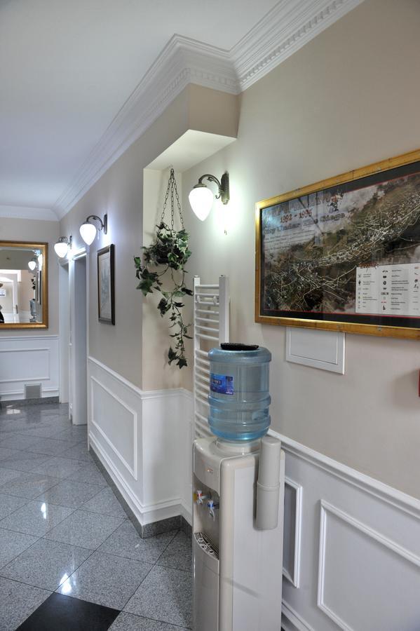 Hotel Latinski Most Sarajevo Buitenkant foto