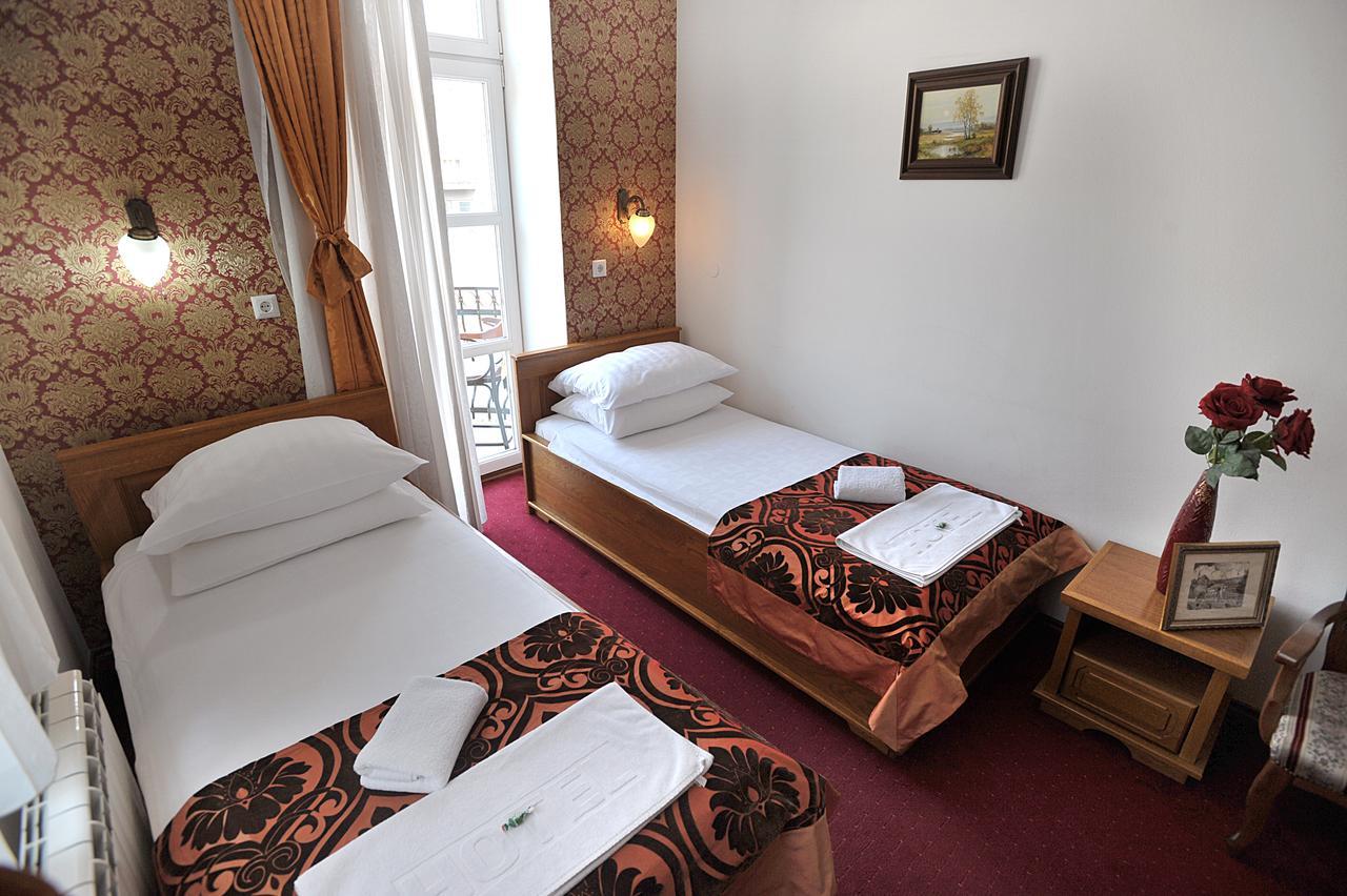 Hotel Latinski Most Sarajevo Buitenkant foto