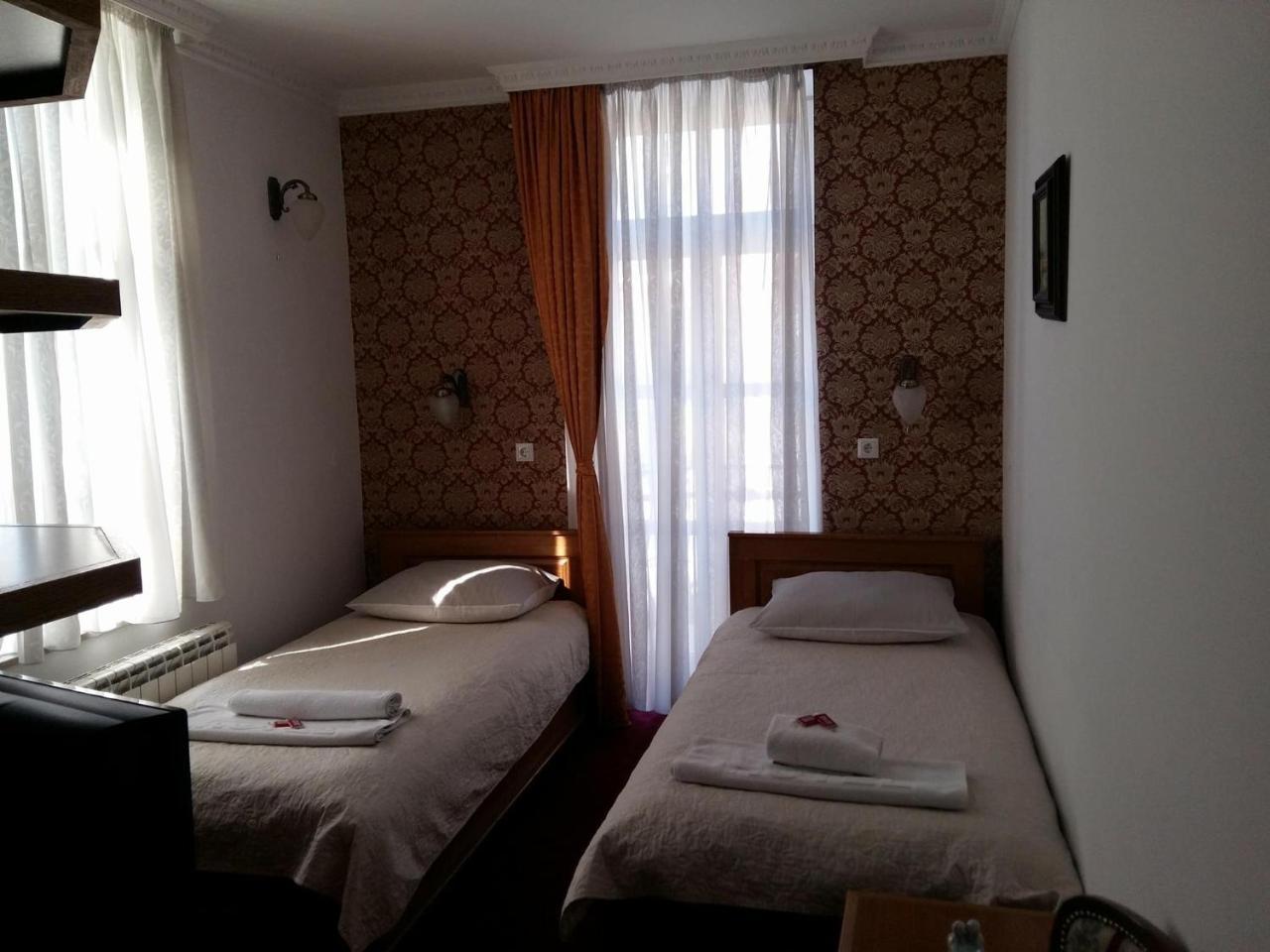 Hotel Latinski Most Sarajevo Buitenkant foto